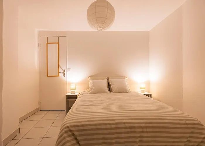 Апартаменты Le Nid De La Fauvette - Hyper Centre Эперне